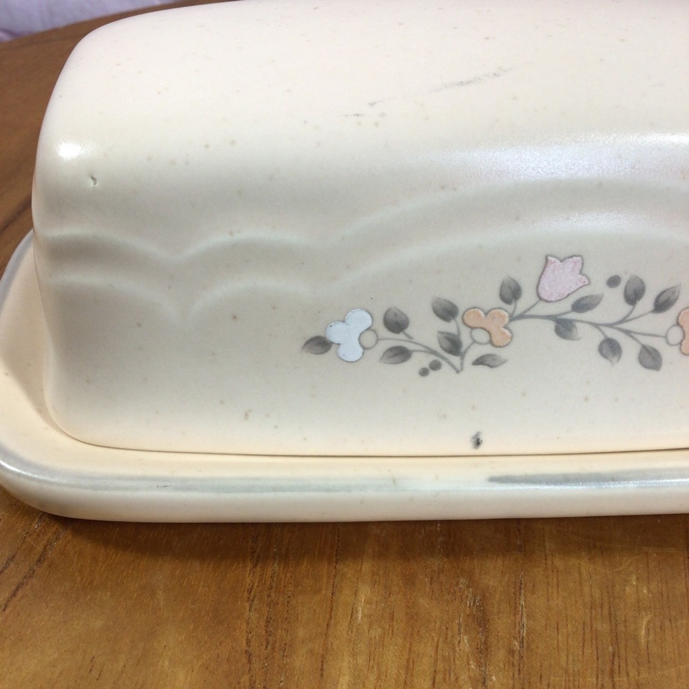 Vintage Pfaltzgraff Remembrance Covered Butter Dish - Picture 8 of 8